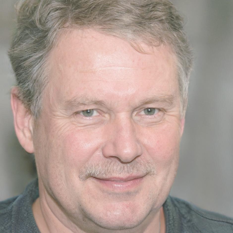 Portrait de Marc Dubois, expert en analyse financière